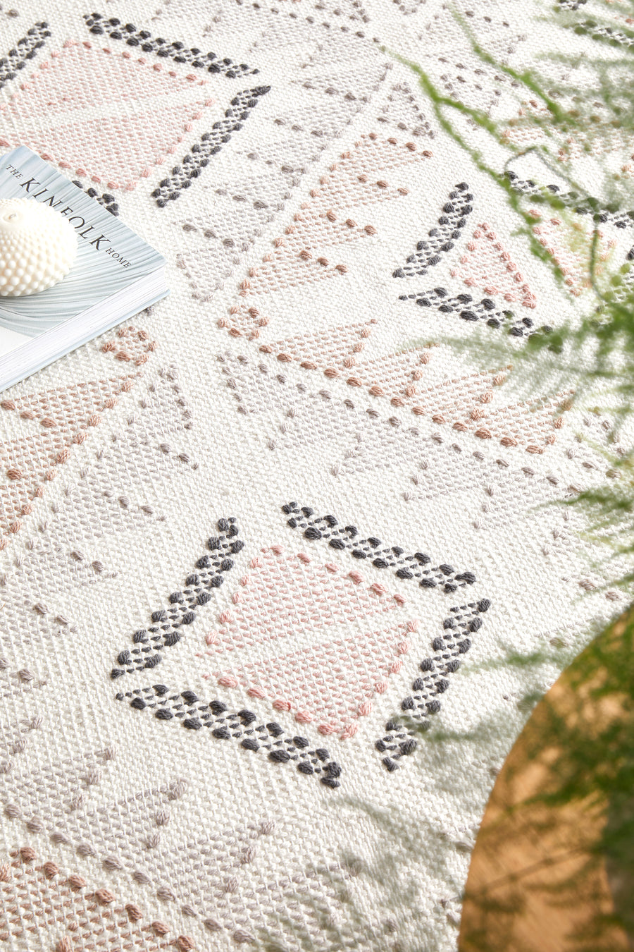 Leah Tribal Chic Peach Ivory & Brown Hand Loomed Rug