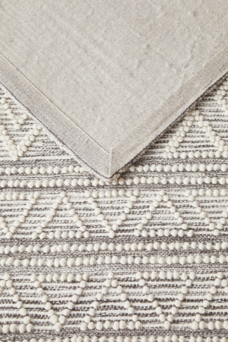 Zena Tribal Light Grey & White Wool Rug