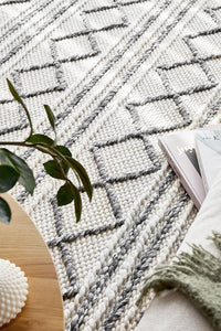 Thumbnail for Fallon Tribal Diamond Pattern Grey & White Hand Woven Wool Rug