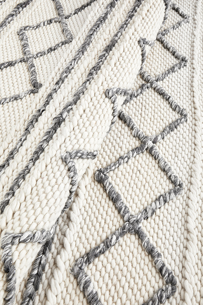 Fallon Tribal Diamond Pattern Grey & White Hand Woven Wool Rug