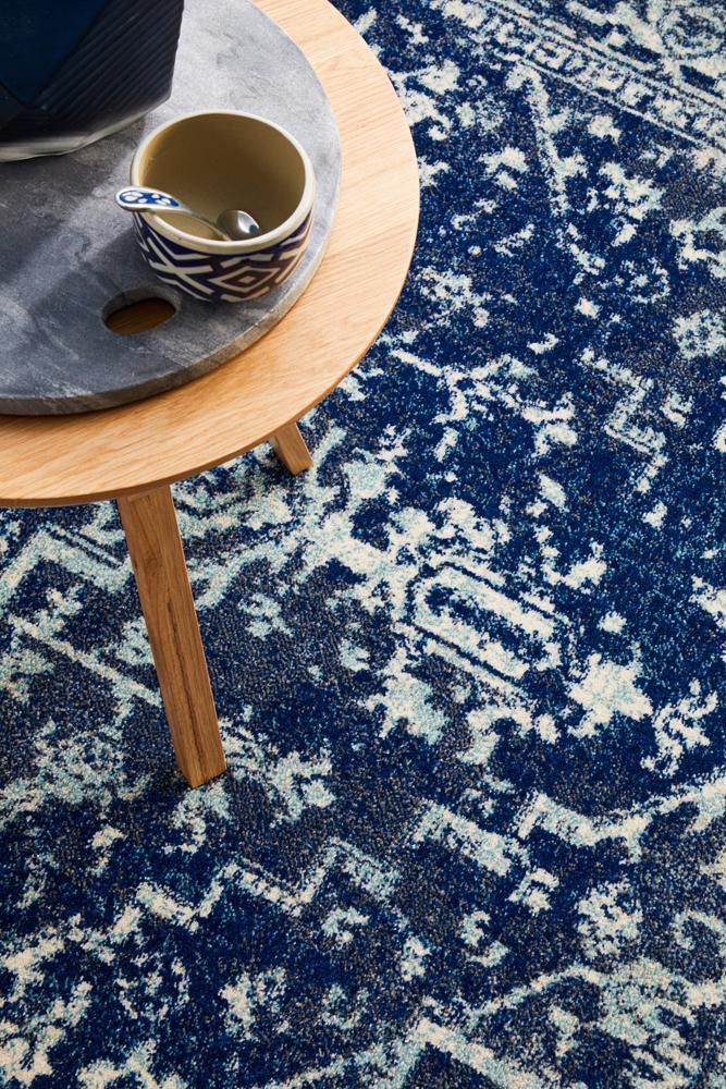 Esther Transitional Blue & White Rug close up