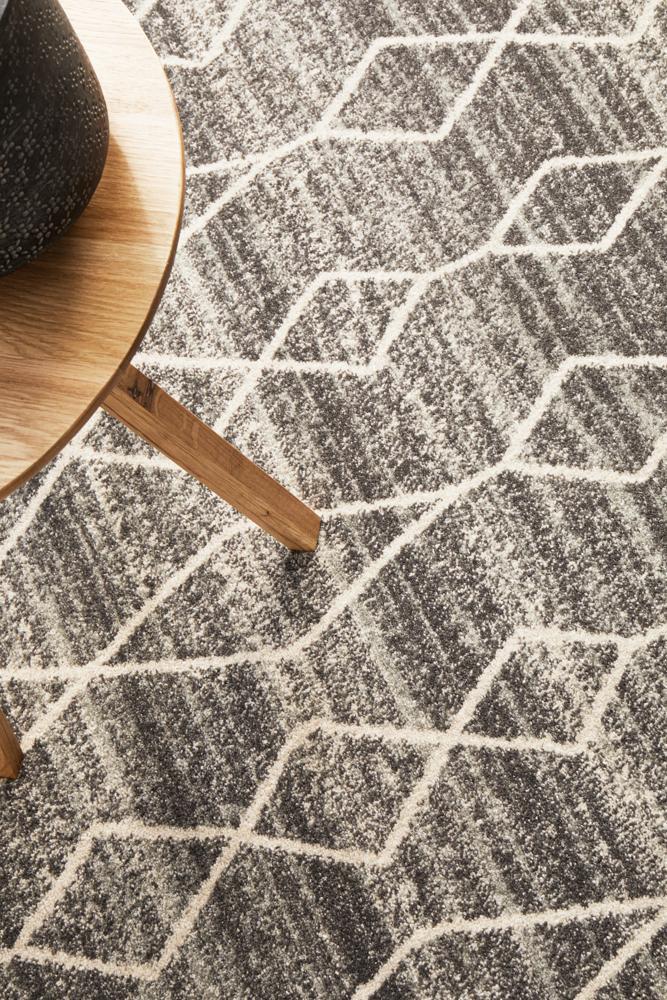 Talia Geometric Grey & White Diamond Pattern Rug