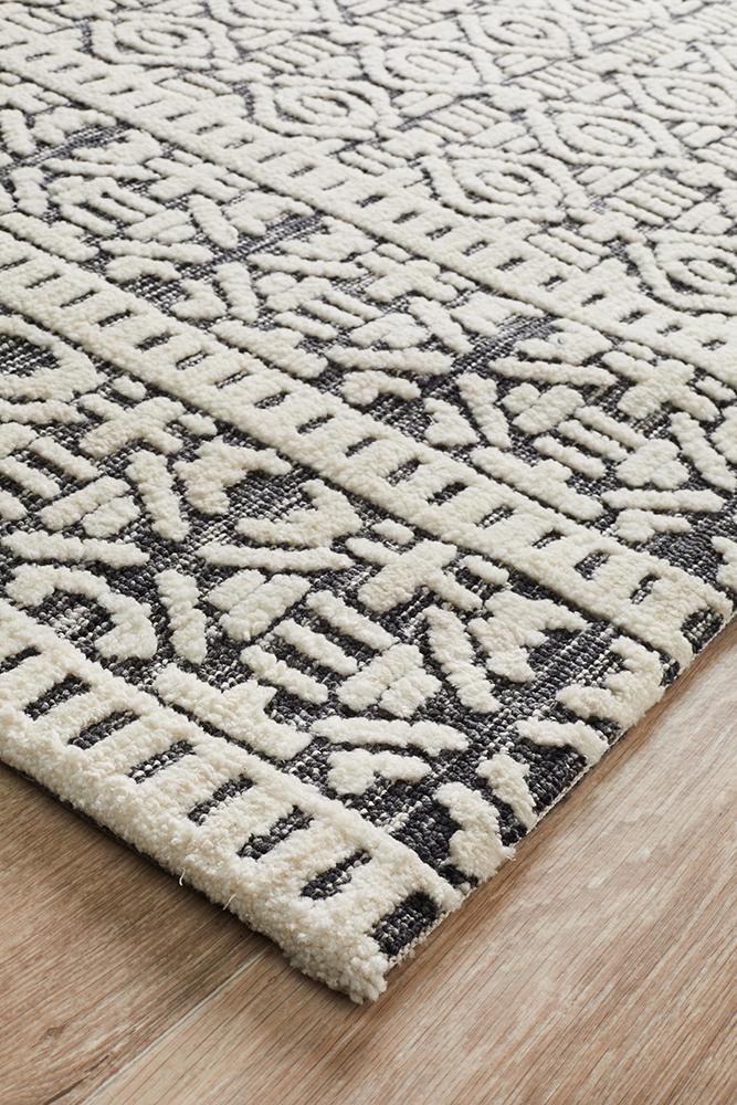 Mira Black & Ivory Tribal Table Tufted Rug