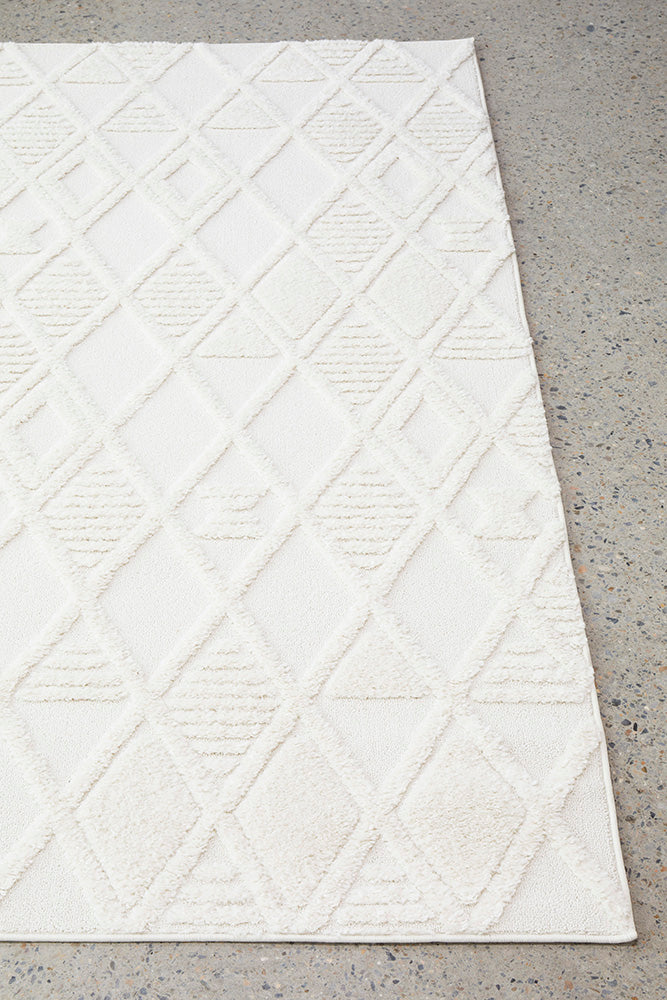 Mari Lisa White Diamond Pattern Rectangle Rug