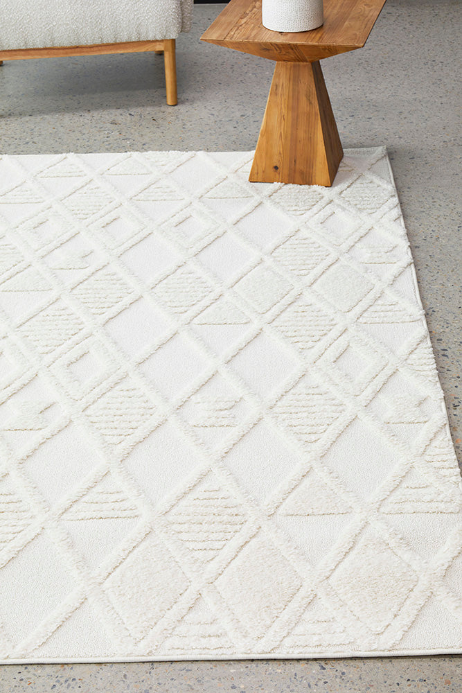 Mari Lisa White Diamond Pattern Rectangle Rug