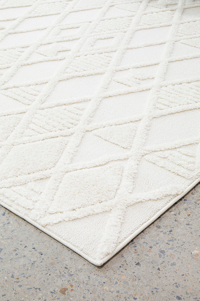 Mari Lisa White Diamond Pattern Rectangle Rug