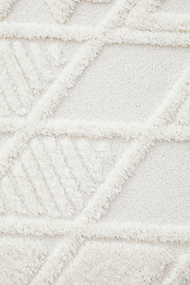 Mari Lisa White Diamond Pattern Rectangle Rug