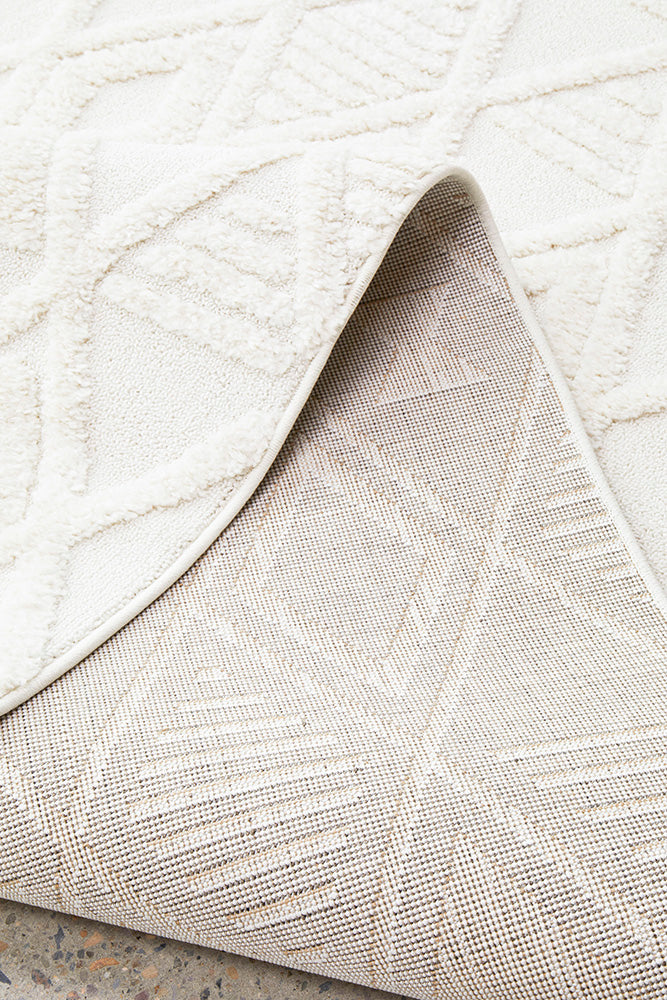 Mari Lisa White Diamond Pattern Rectangle Rug