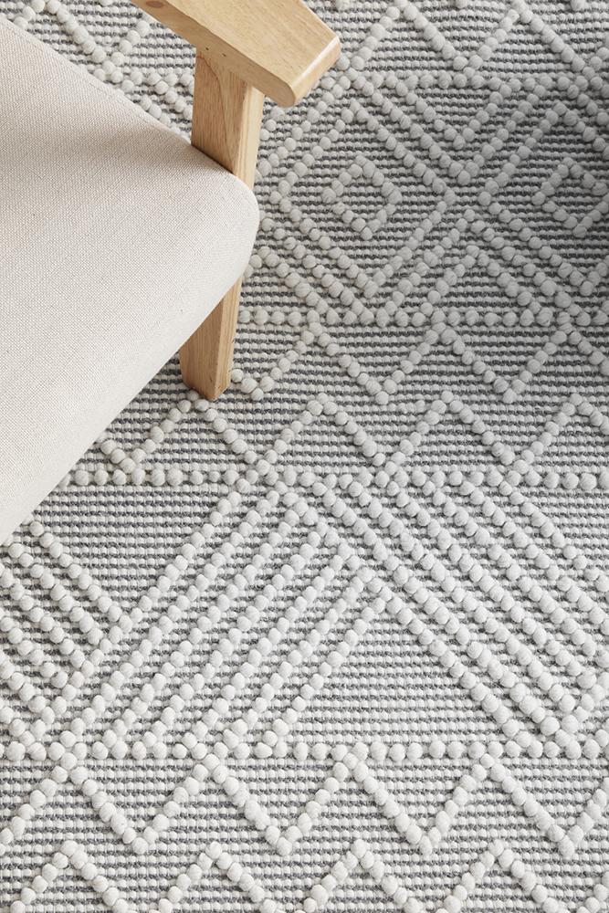 Katie Modern Ivory & Grey Tribal Pattern Flatwoven Wool Rug