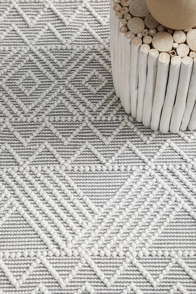 Katie Modern Ivory & Grey Tribal Pattern Flatwoven Wool Rug