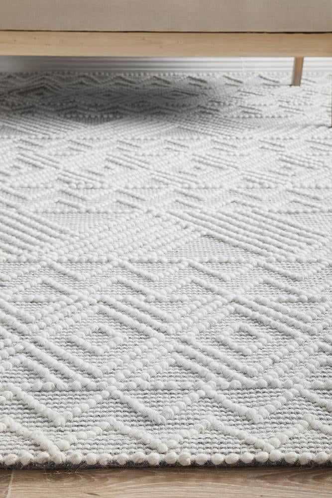 Katie Modern Ivory & Grey Tribal Pattern Flatwoven Wool Rug