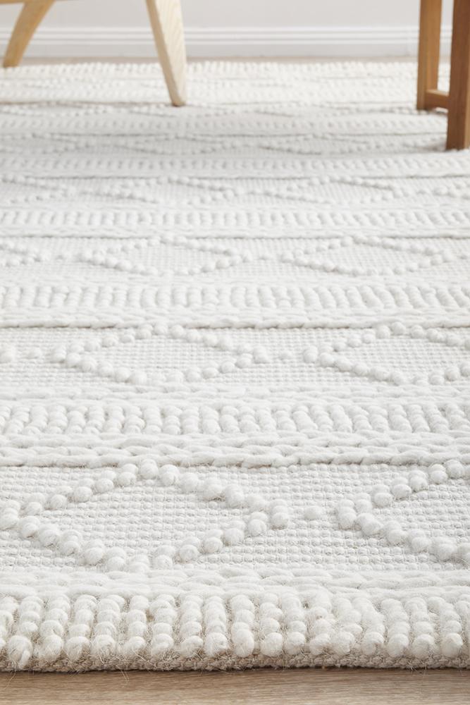 Zoey Modern Ivory Tribal Pattern Flatwoven Wool Rug