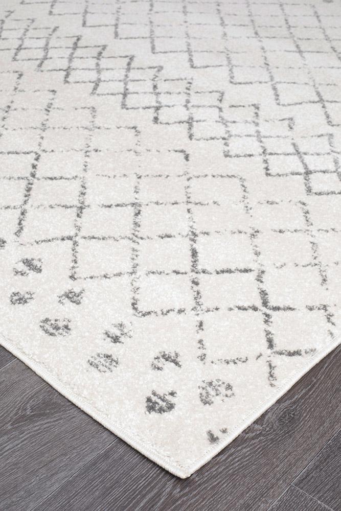 Aiyana White & Grey Tribal Rug