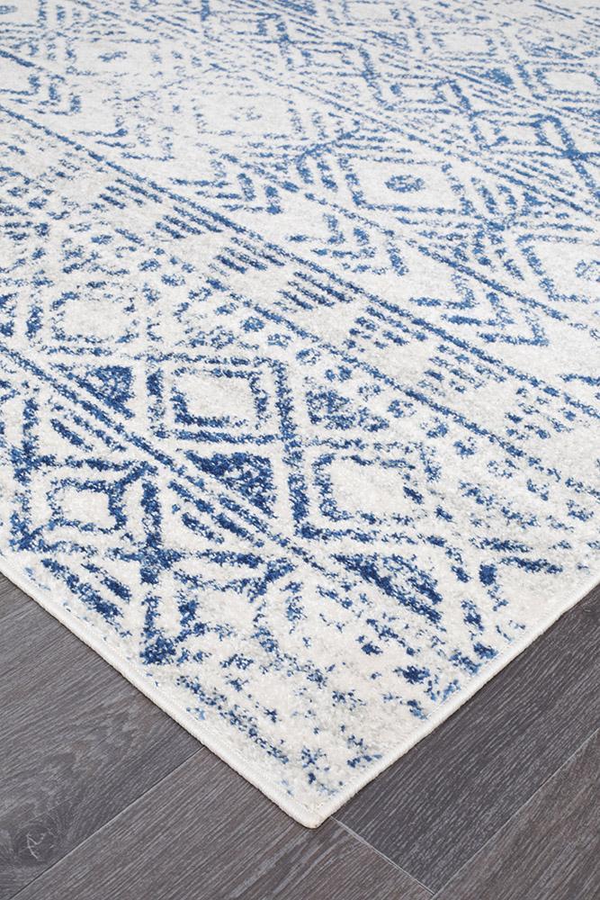 Jezebel Coastal White & Blue Rustic Rug