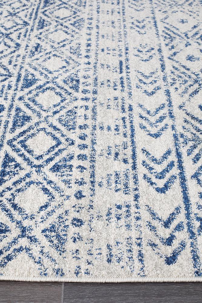 Jezebel Coastal White & Blue Rustic Rug