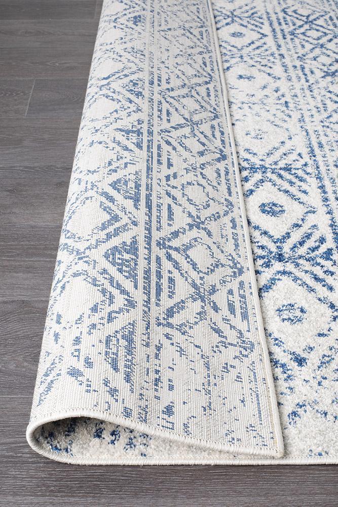 Jezebel Coastal White & Blue Rustic Rug