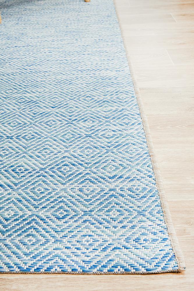 Milly Outdoor Blue & White Diamond Pattern Rug