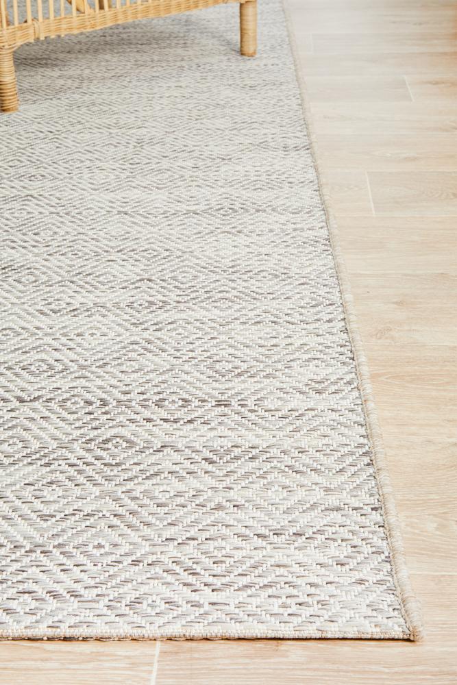 Milly Outdoor Natural & White Diamond Pattern Rug