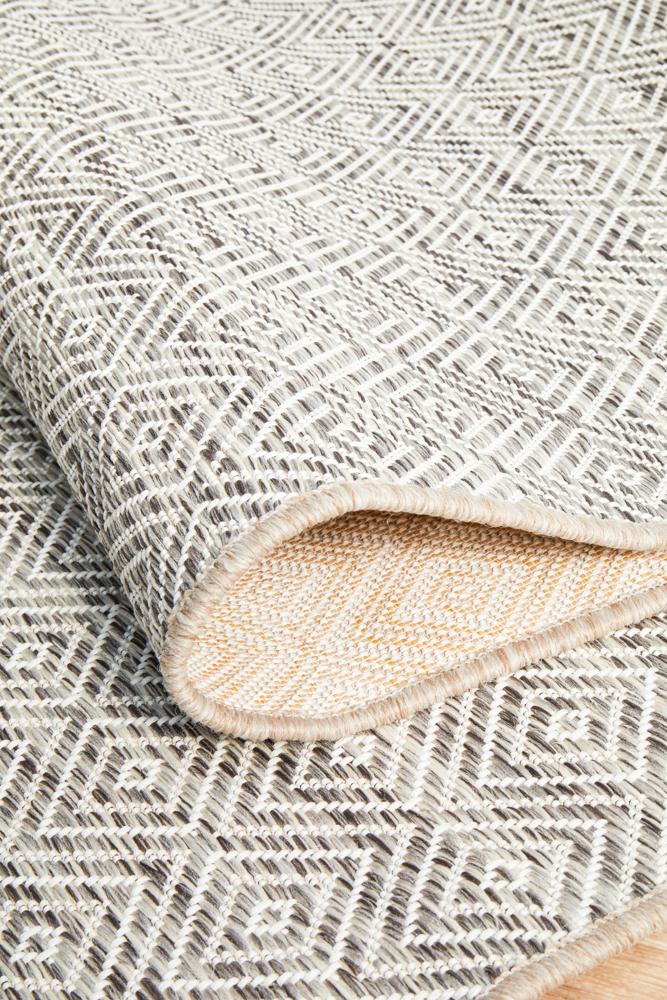 Milly Outdoor Natural & White Diamond Pattern Rug