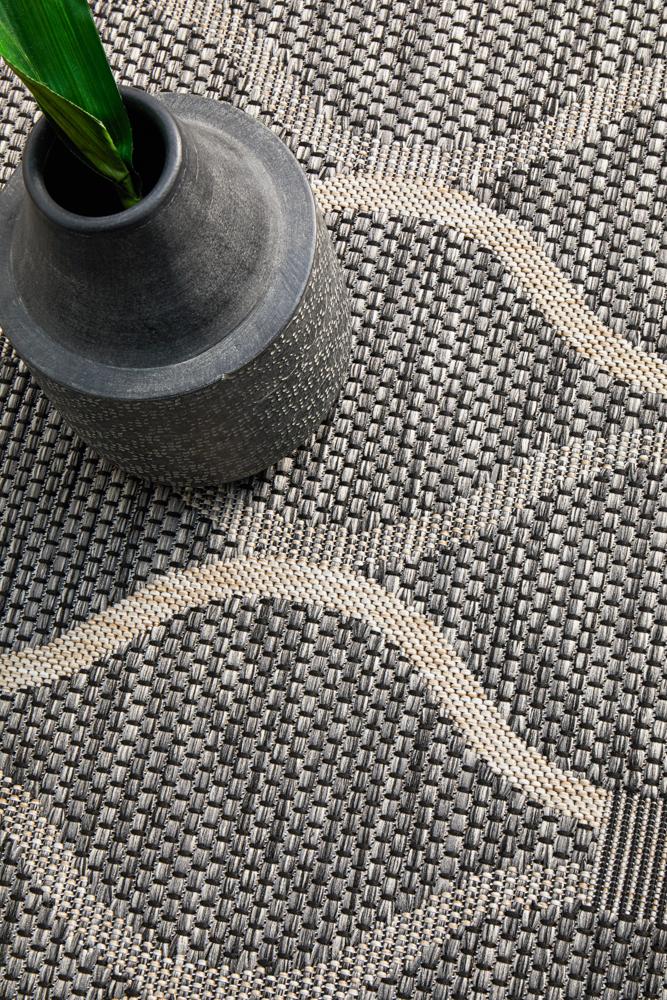 Lola Outdoor Black & Grey Patterned Rug