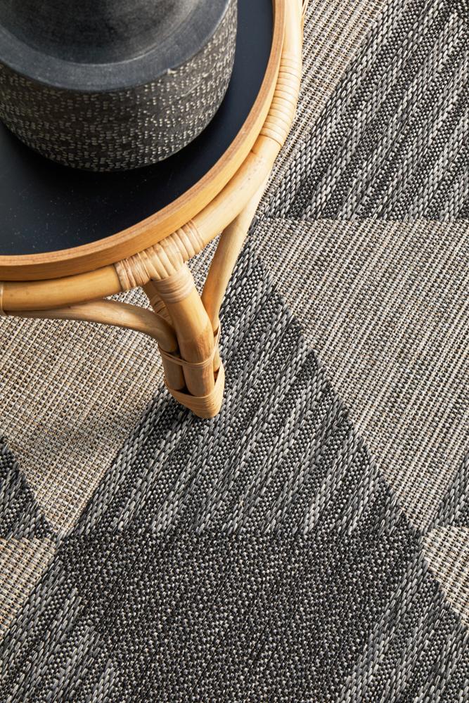 Miles Outdoor Black & Grey Geometric Pattern Rug