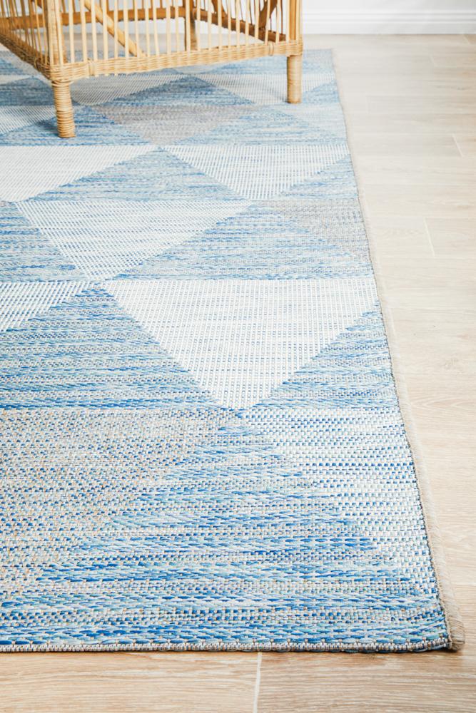 Miles Outdoor Blue & White Geometric Pattern Rug