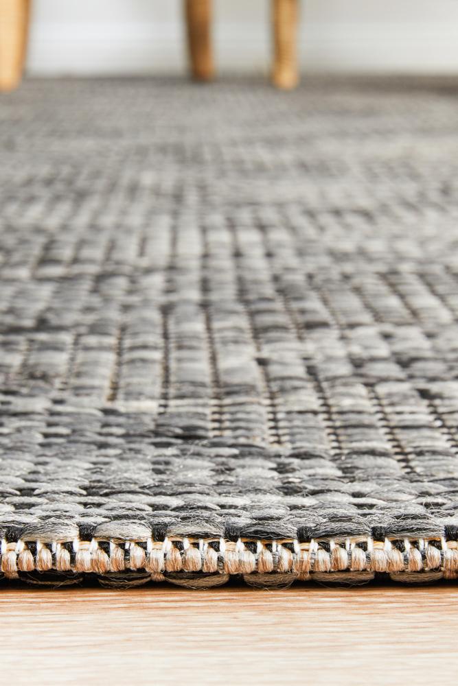 Tera Outdoor Black & Grey Diamond Pattern Rug