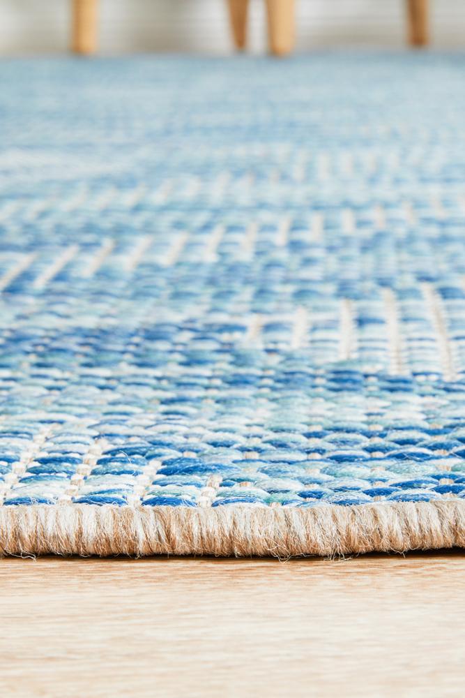 Tera Outdoor Blue & White Diamond Pattern Rug