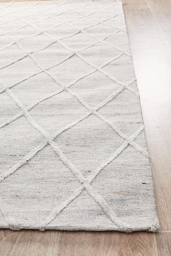 Nevaeh Grey Diamond Pattern Modern Hand Tufted Rug
