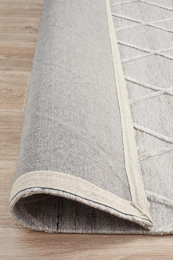 Nevaeh Grey Diamond Pattern Modern Hand Tufted Rug
